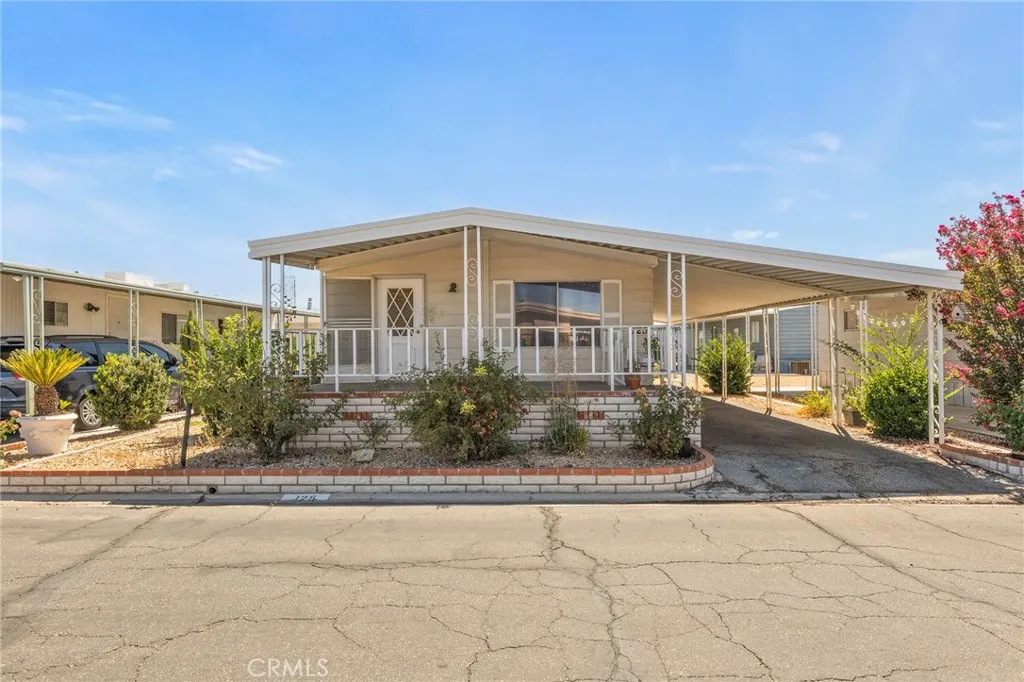 2205 W Acacia Ave