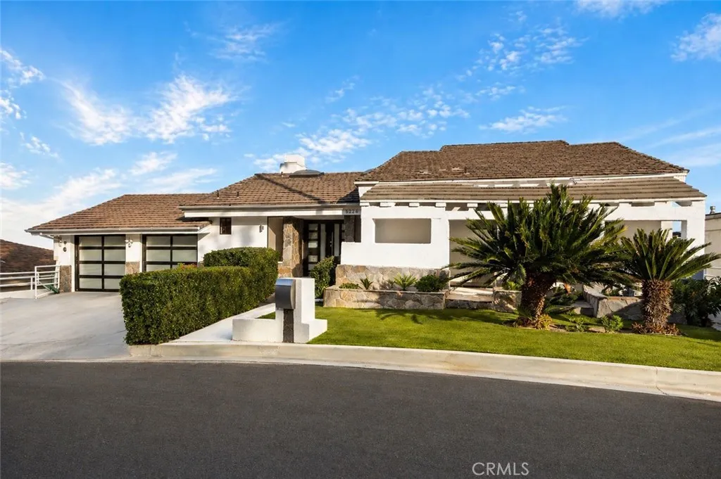 5226 Medina Rd