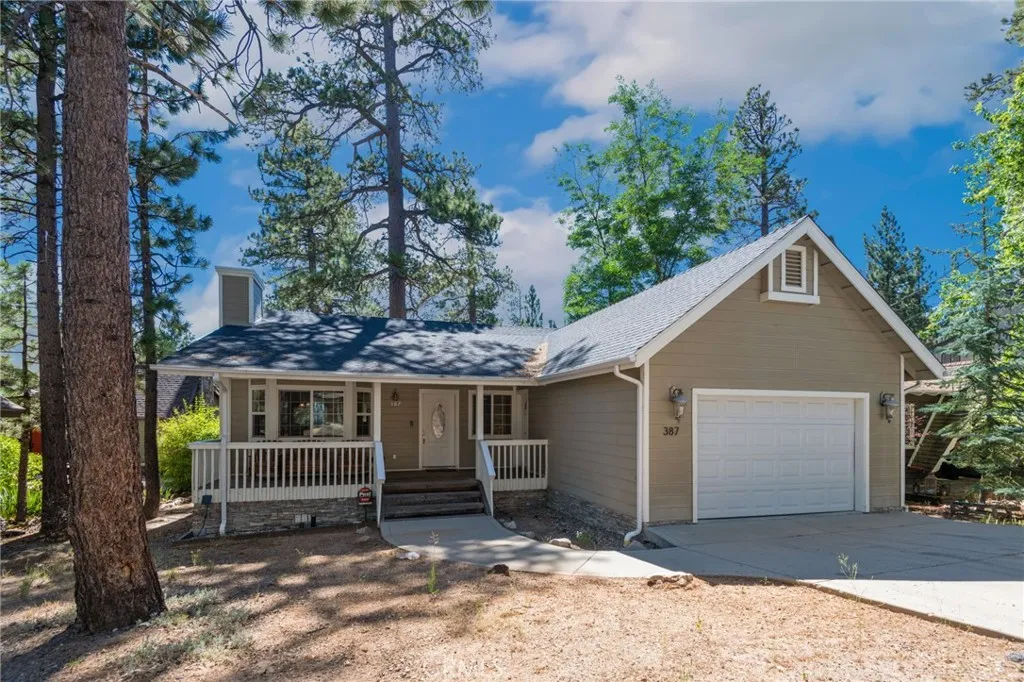 387 Vista Ln