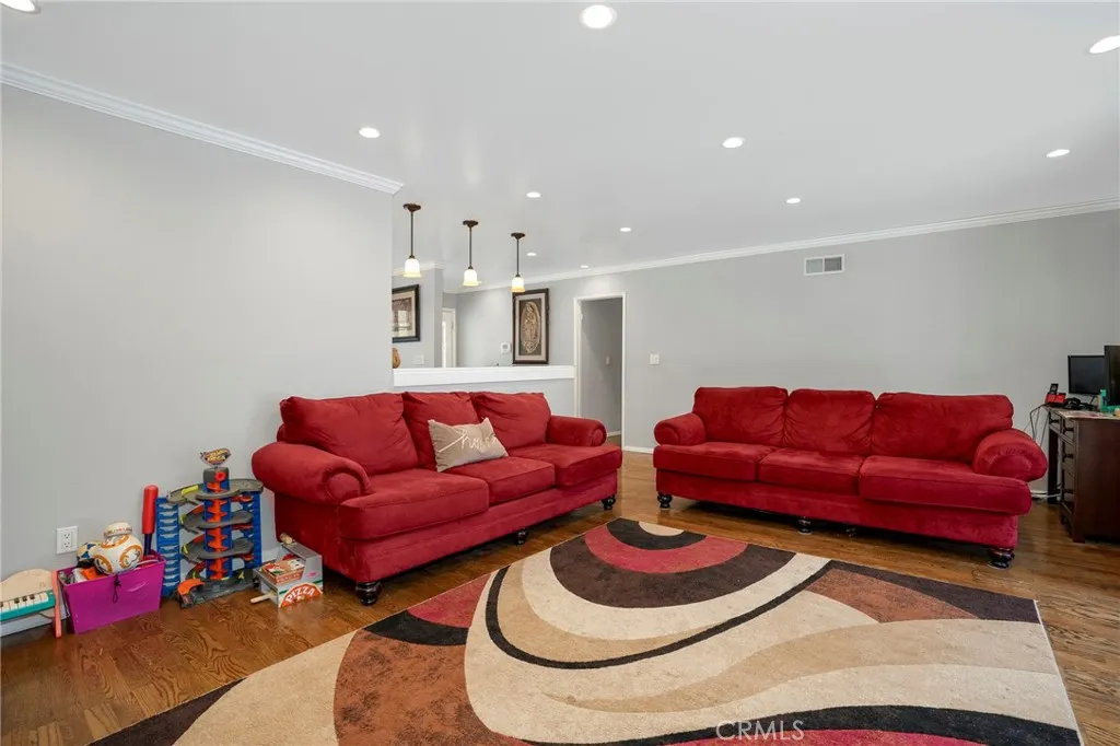 13719 Gavina Avenue, Sylmar, California 91342 — photo 4