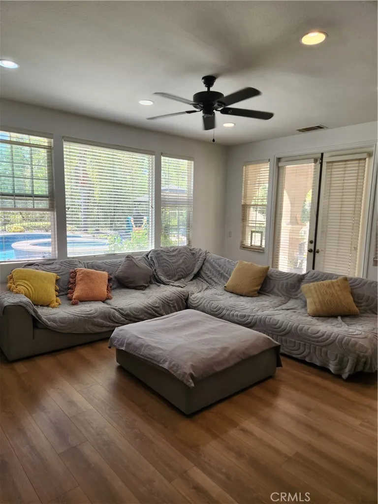 Living Room to the backyard