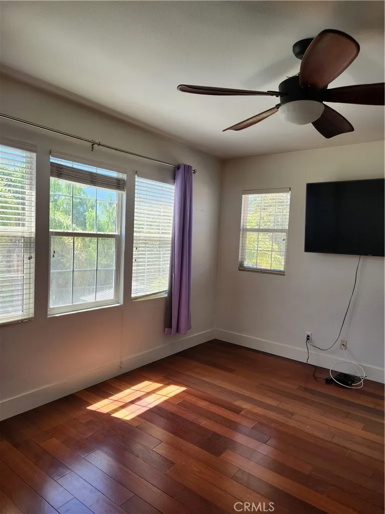 Mster Bedroom to back of house
