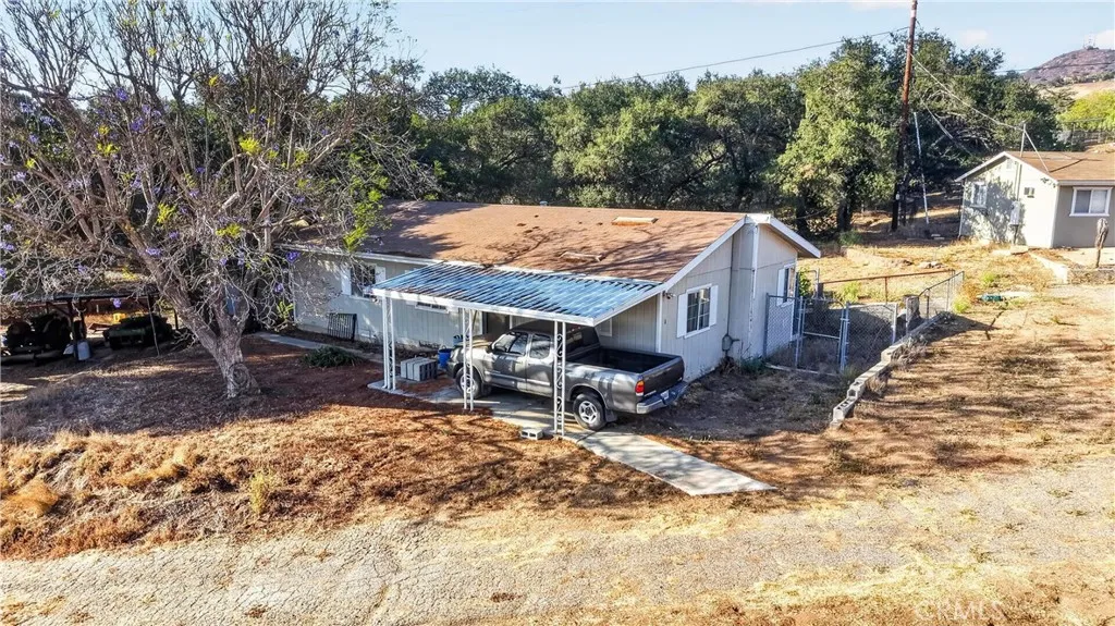 UNIT #3 PRESENTLY GUTTED  READY  FOR  A  REMODEL TO BUYERS DESIRES.