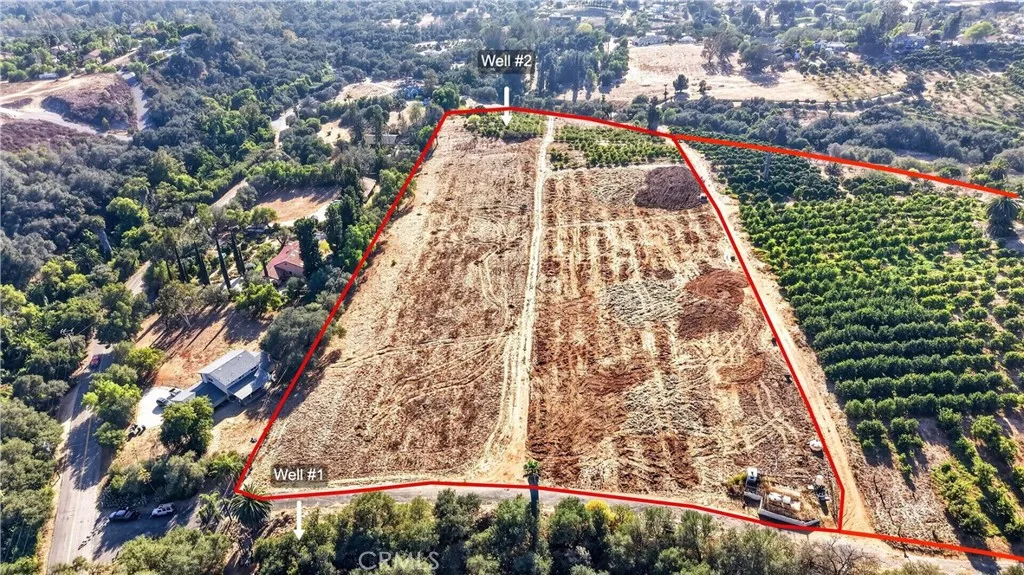 GOOD  VIEW  SHOWING  WELL LOCATIONS  AND PROPERTY LINES.