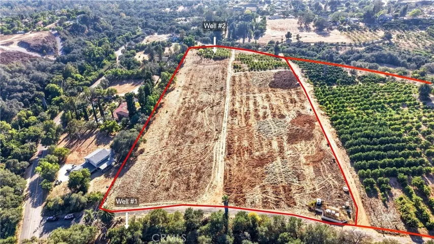 GOOD  VIEW  SHOWING  WELL LOCATIONS  AND PROPERTY LINES.