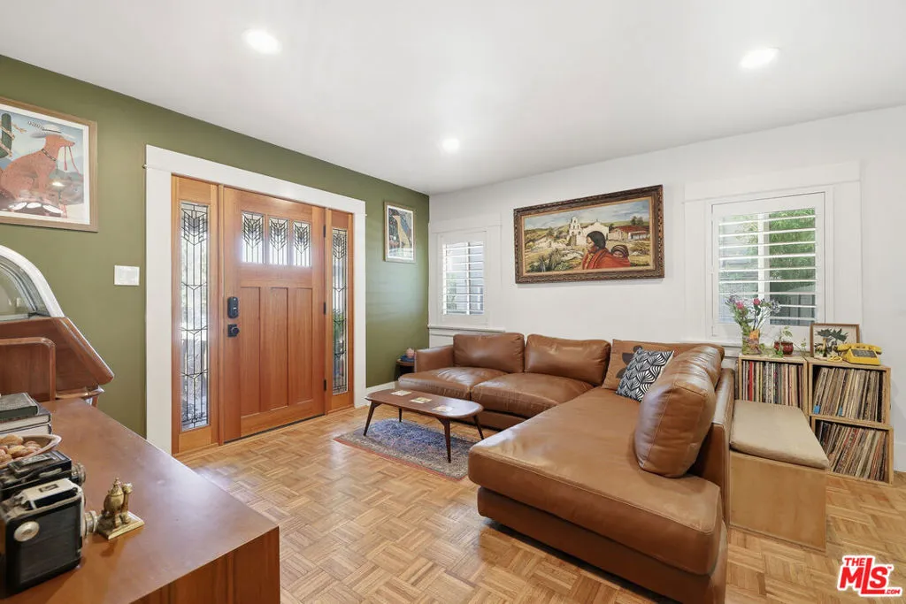 933 Walnut Avenue, Long Beach, California 90813 — photo 4