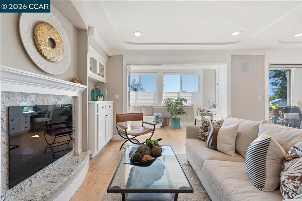 2501 Pine Knoll Dr