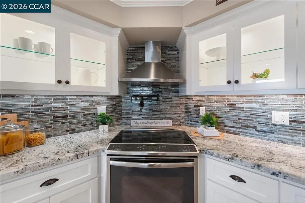 2501 Pine Knoll Dr