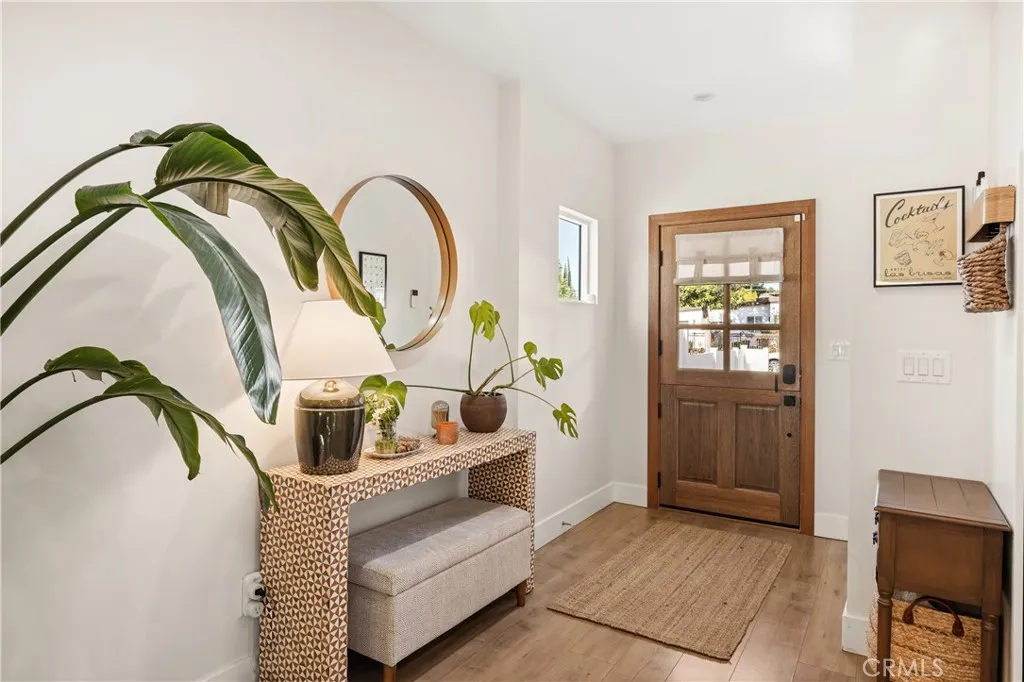 7247 Genesta, Los Angeles, California 91406 — photo 4