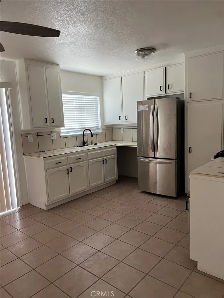37920 Grand View Avenue, Yermo, California 92398 — photo 4