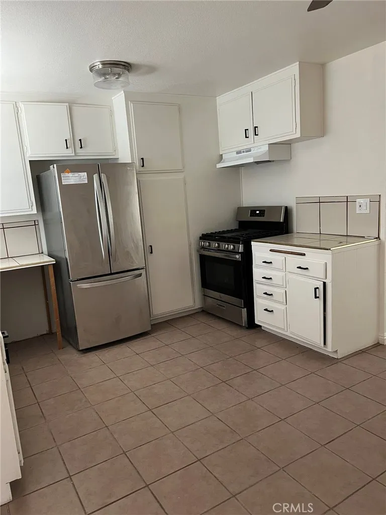 37920 Grand View Avenue, Yermo, California 92398 — photo 5