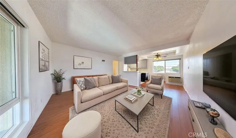 Photos may include virtual staging and / or alternation for visualization purposes.