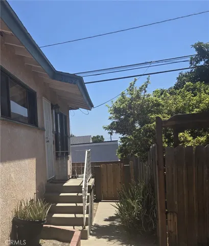 Back unit entrance