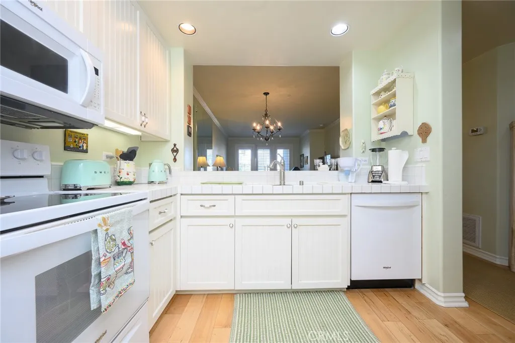 2243 Martin 211, Irvine, California 92612 — photo 5