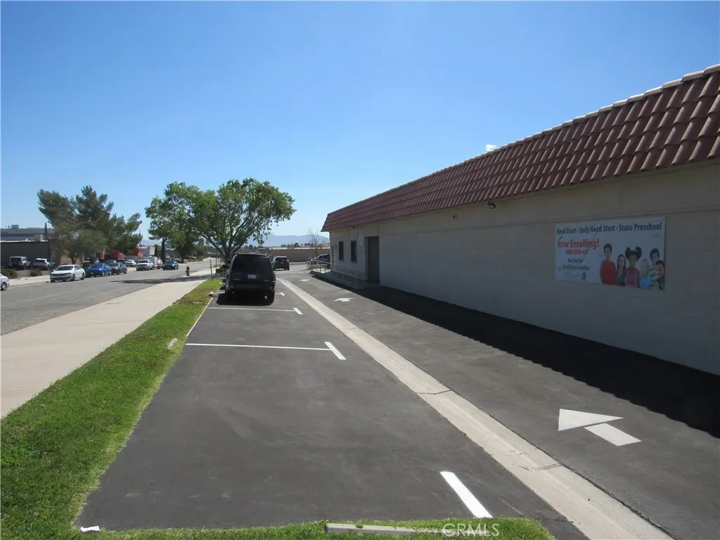 14029 Amargosa Road, Victorville, California 92392 — photo 5