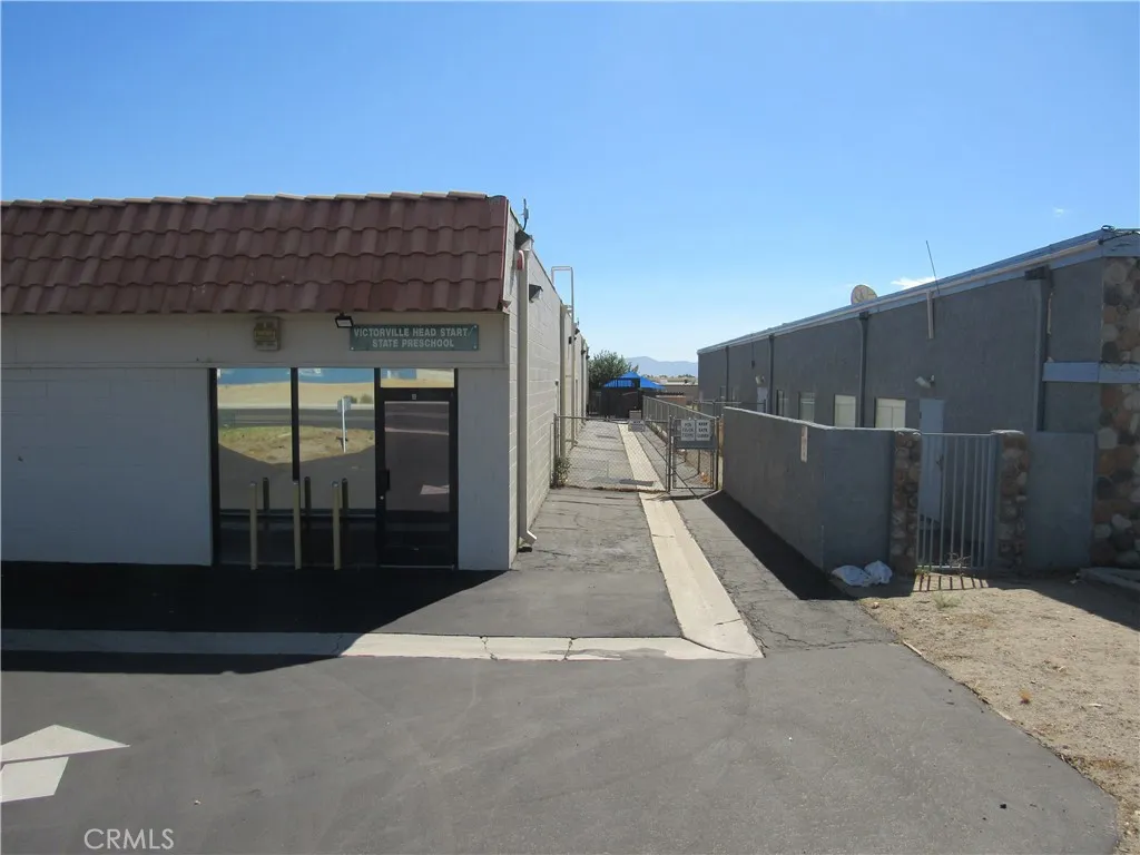 14029 Amargosa Road, Victorville, California 92392 — photo 4