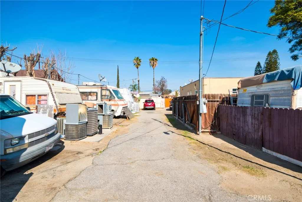 584 E H Street 1-11, Colton, California 92324 — photo 5