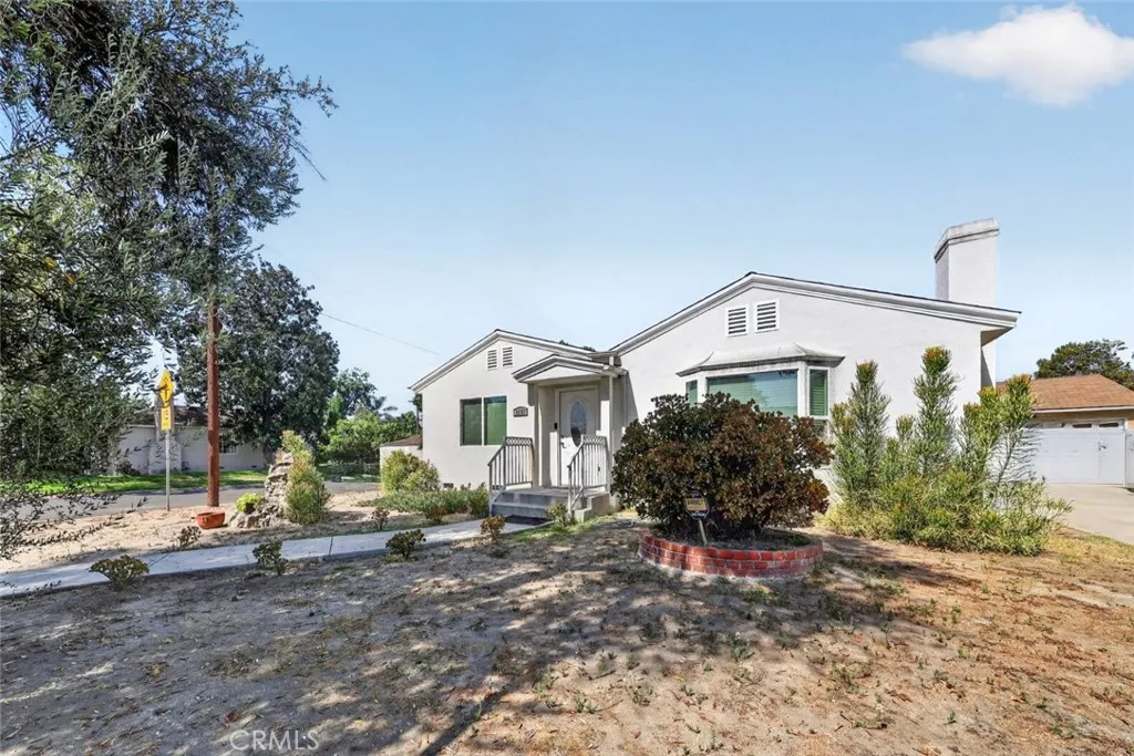 6101 Denny Ave