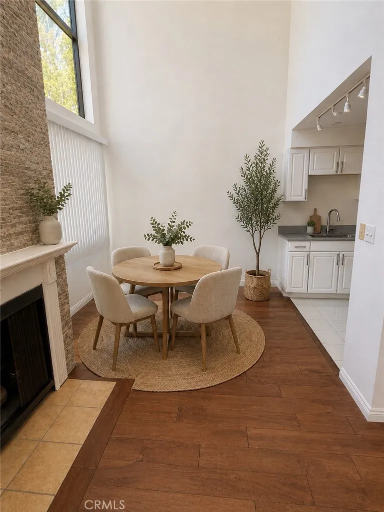 Dining area virtual staging