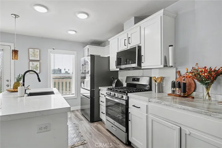 250 W Midway Drive 2, Anaheim, California 92805 — photo 4