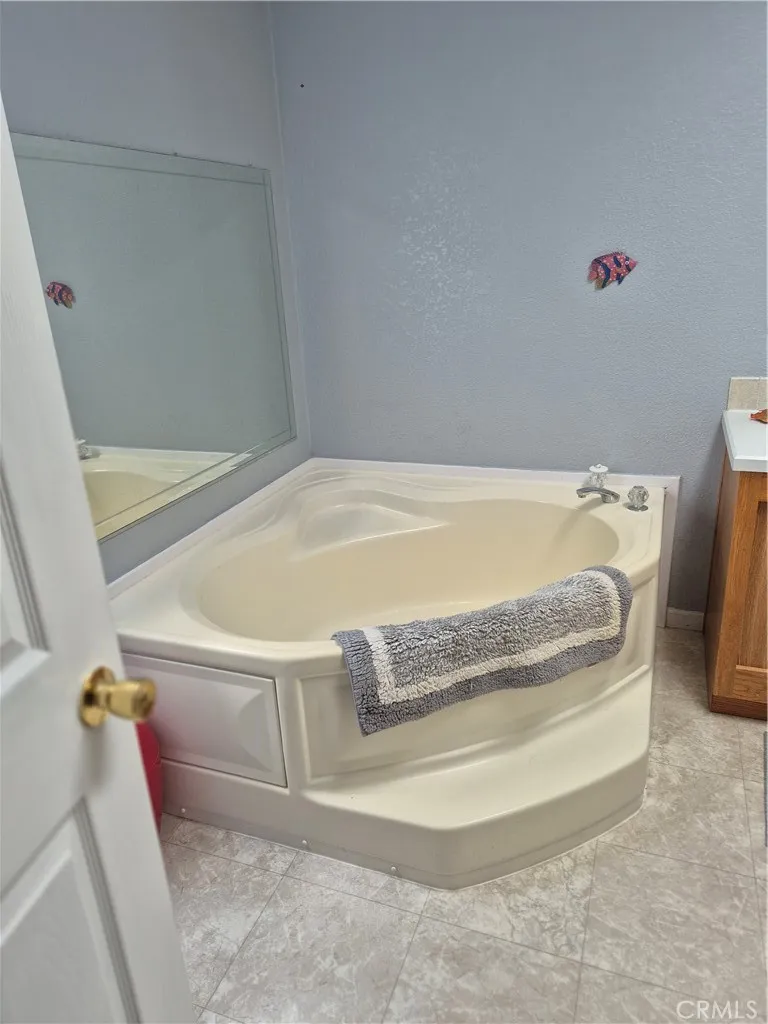 Master soaker tub Master soaker tub