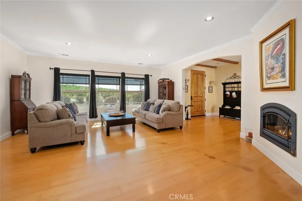 6172 Hawk Ridge Place, San Miguel, California 93451 — photo 4
