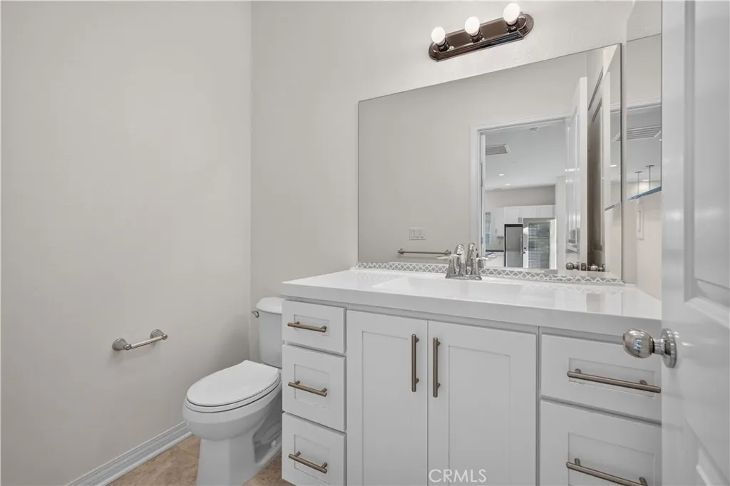 Full Hall Bath
