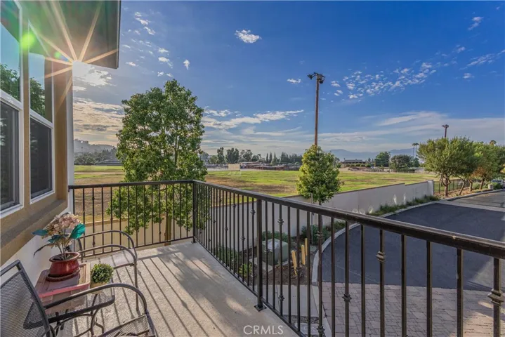 Upstairs Patio/Balcony