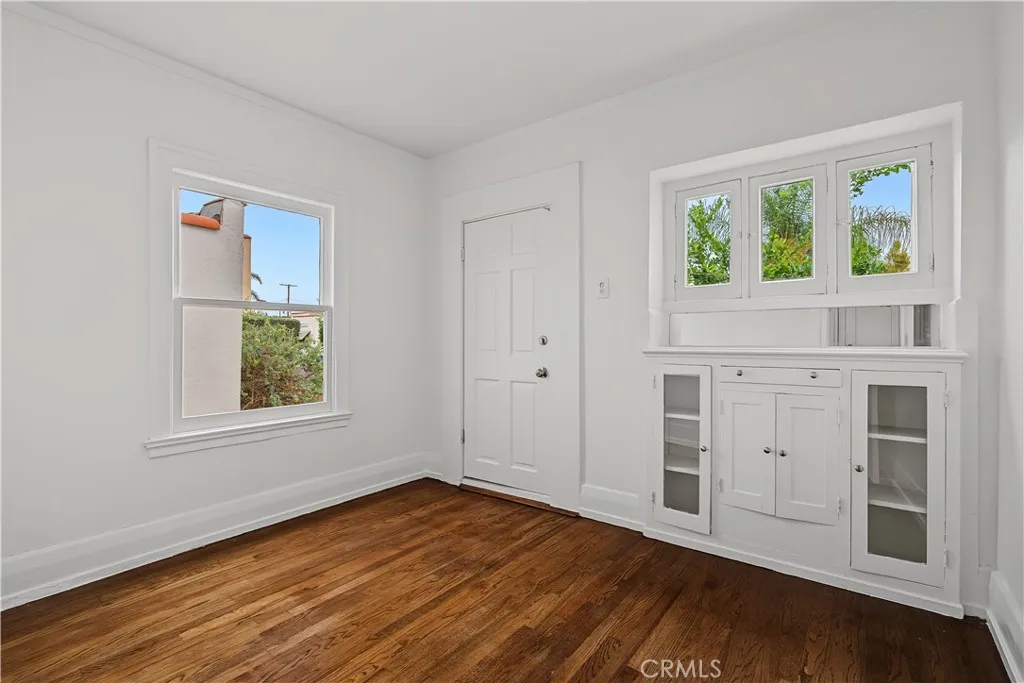 1061 N Minerva, Long Beach, California 90813 — photo 5
