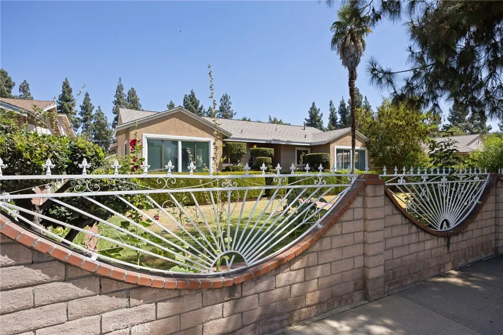 15739 Chatsworth, Granada Hills, California 91344 — photo 4