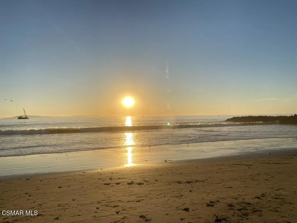 Sunset at Cornwall Lane, Ventura
