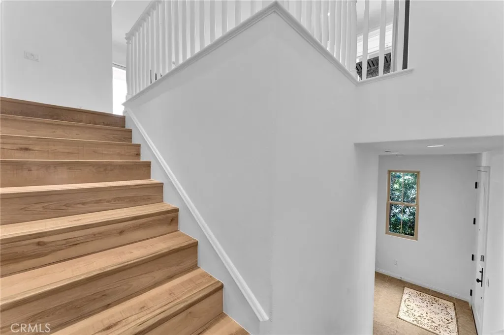546 Talisman 9, Irvine, California 92620 — photo 5