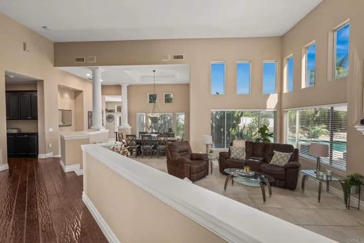 16' Ceilings