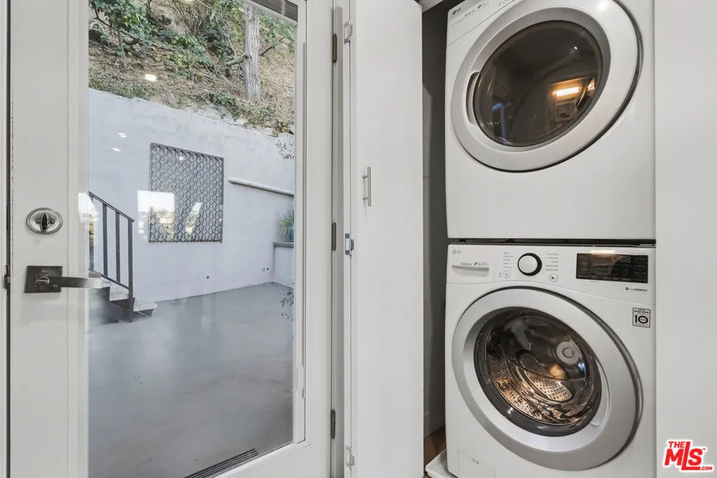 Stackable laundry
