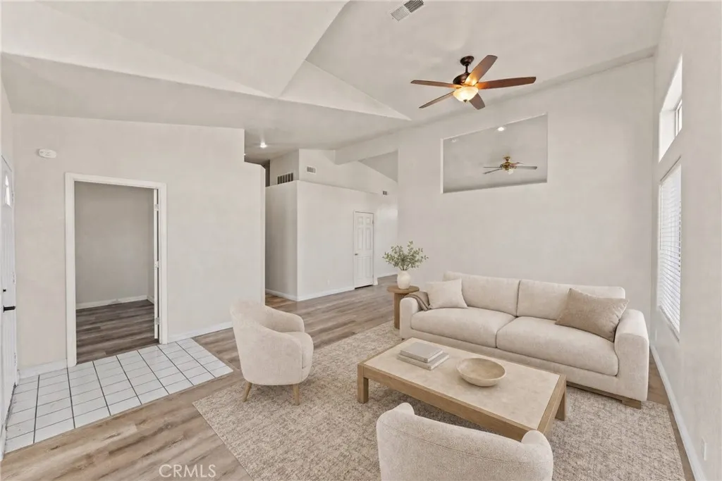 virtually Staged Livingroom