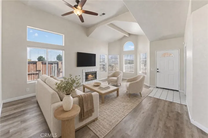virtually Staged Livingroom