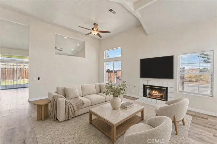 virtually Staged Livingroom