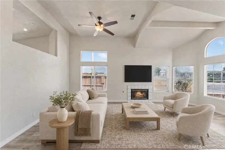 virtually Staged Livingroom