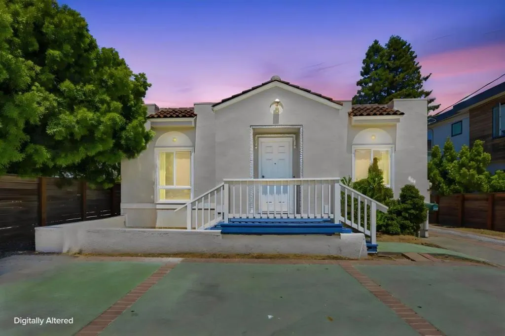 664 N El Camino Real