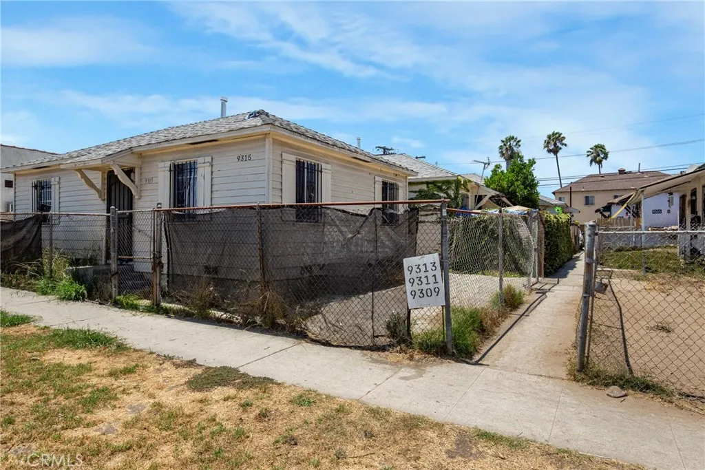 9309 S Western, Los Angeles, California 90047 — photo 4