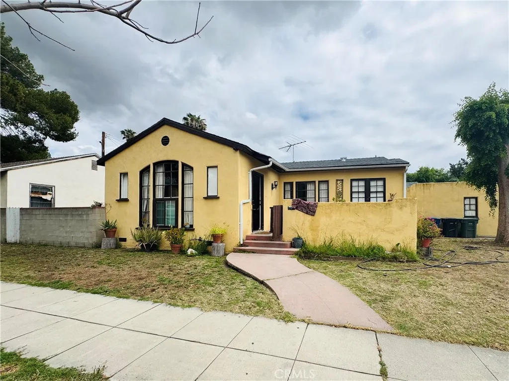 364 W Providencia Ave