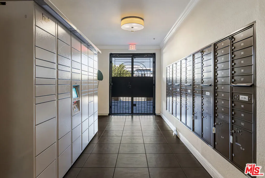 Mail room/Amazon lockers, main