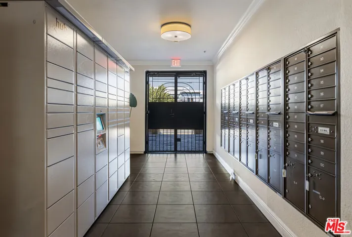 Mail room/Amazon lockers, main