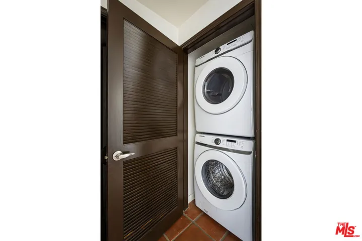 First floor washer/dryer