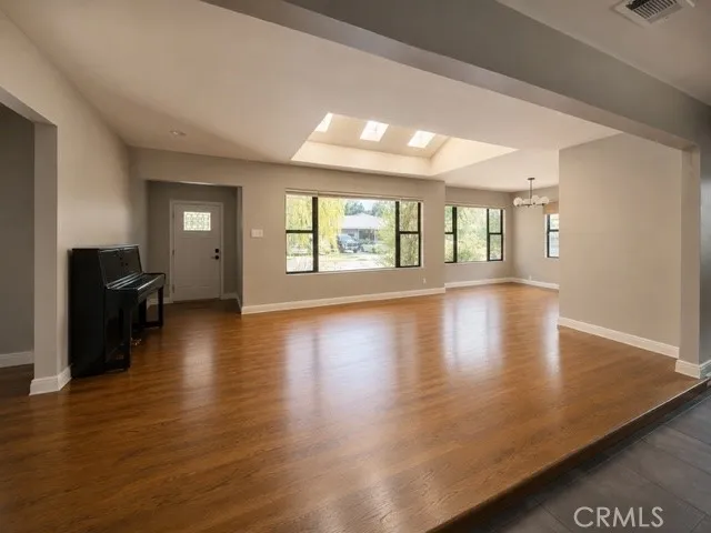 5552 E Peabody, Long Beach, California 90808 — photo 4