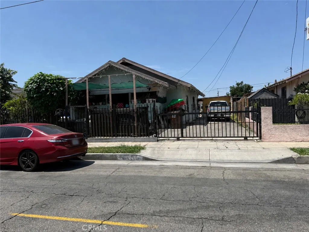 321 N Willowbrook
