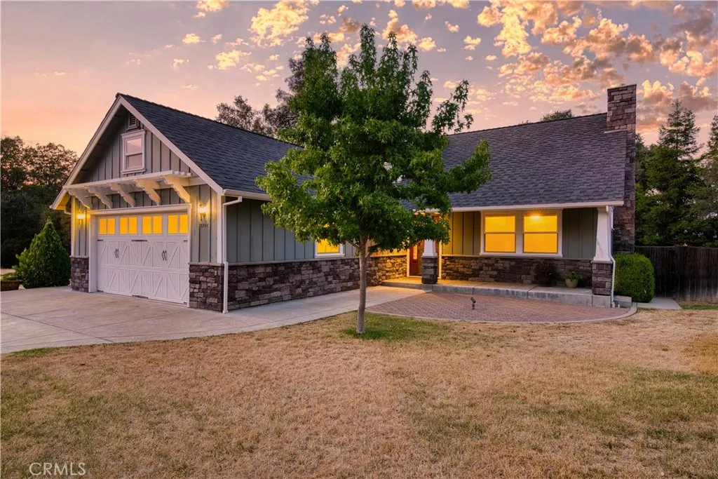 3740 Oak Tree Ct