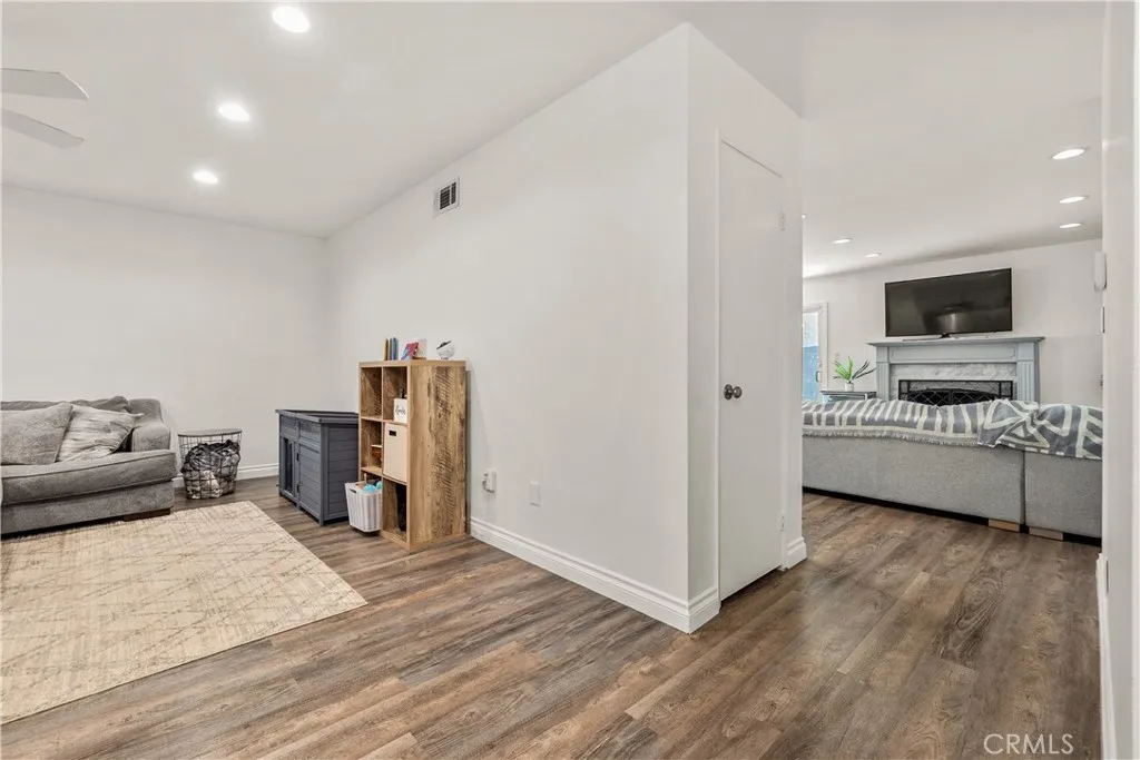 15634 Wharff, Lawndale, California 90260 — photo 4