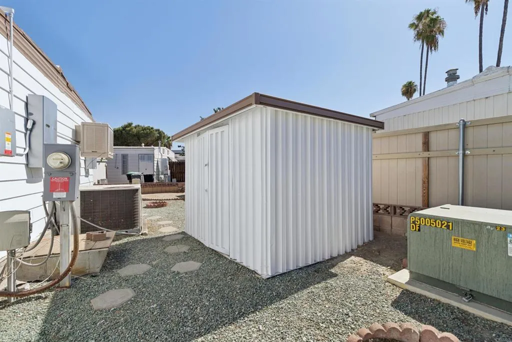 401 San Mateo Circle, Hemet, California 92543 — photo 5