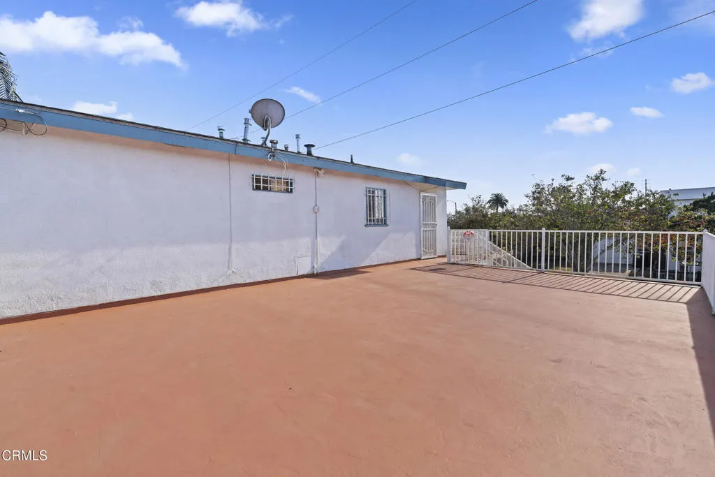 11538 Eucalyptus Avenue, Hawthorne, California 90250 — photo 5